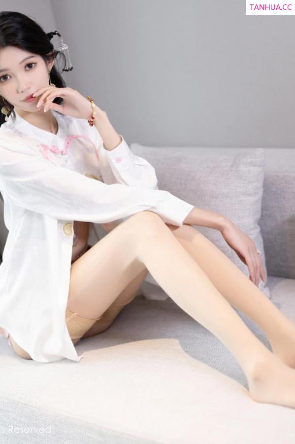 程程程  [XiuRen]高清写真图 2024.04.07 No.8347 程程程- 丝袜美腿第31张图片
